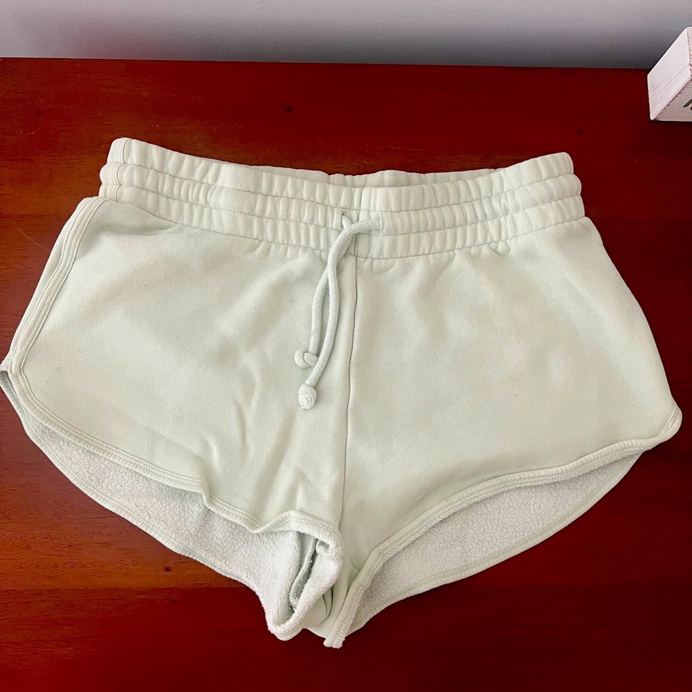 TNA Cozy Fleece Boyfriend Dolphin Short 2”